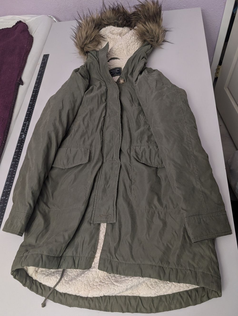 Abercrombie Fitch Olive Green Sherpa Lined Parka Jacket Faux Fur Hood Women Med